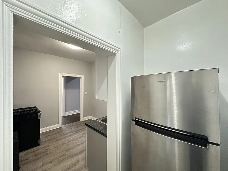 1214 W Rosemont Ave #4 — Photo 6