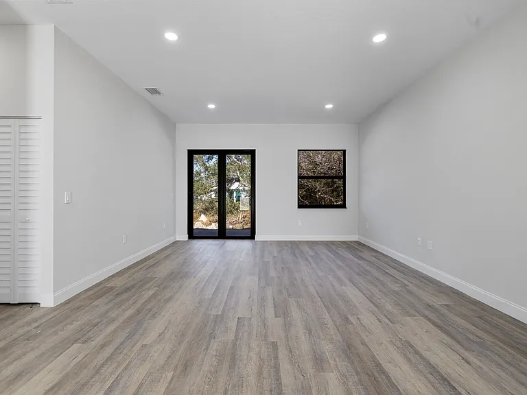1103 Meadow Rd — Photo 8