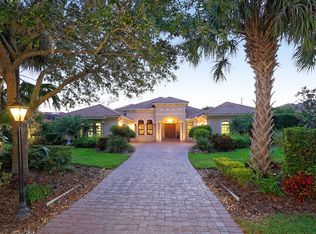 3548 Founders Club Dr, Sarasota, FL 34240