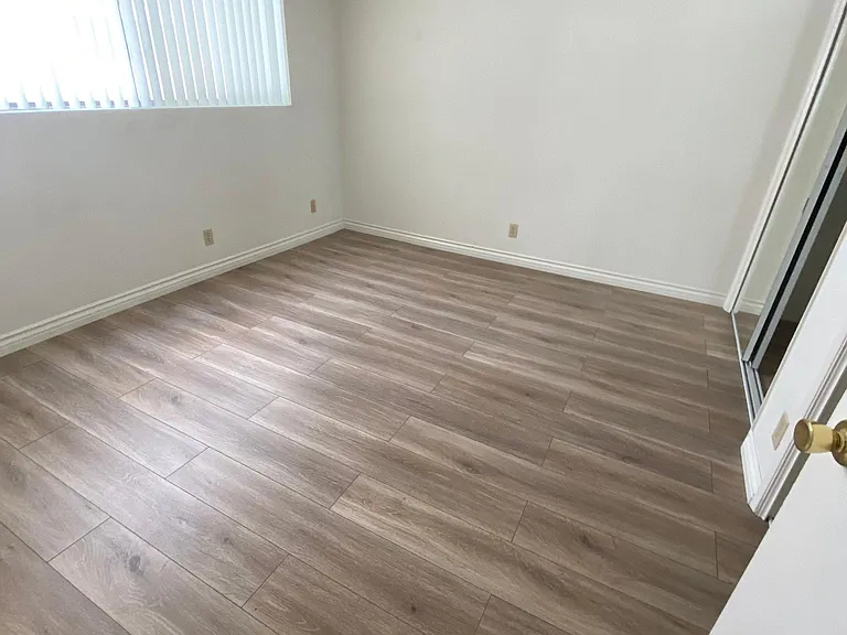 1275 Barry Ave #3 — Photo 11