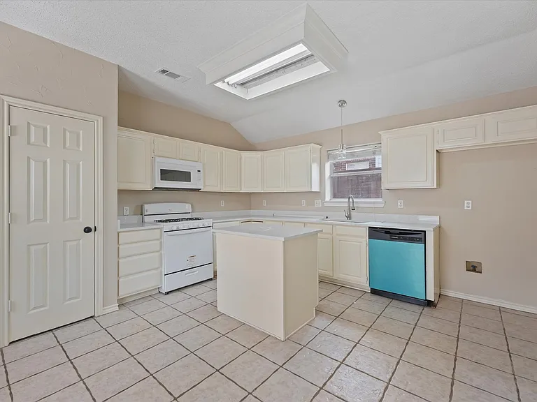 11900 Port Rd — Photo 7