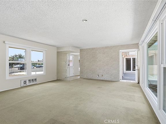 4th image of 417 Emerald Pl