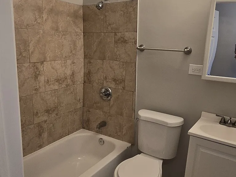 5542 Midwood Ave #2 — Photo 17