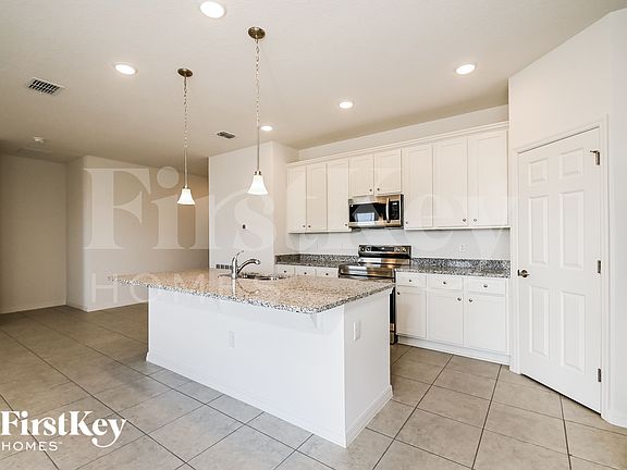 5th image of 217 Windsor Reserve Dr