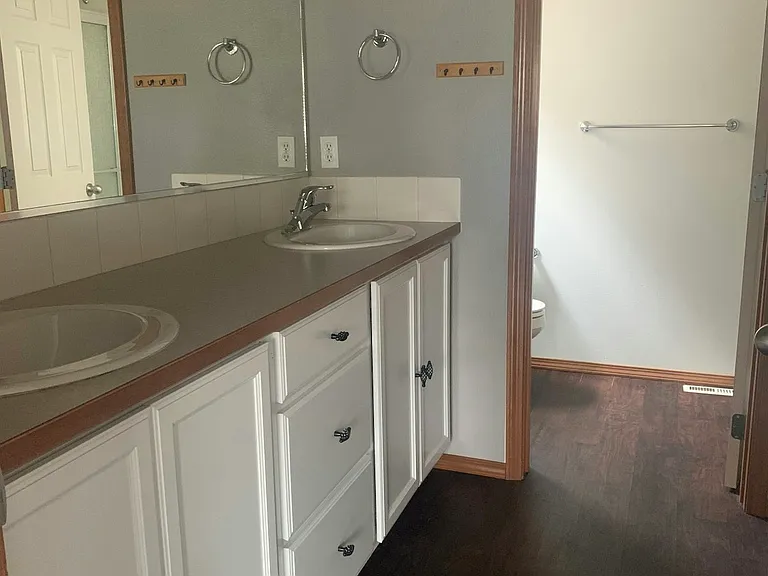 14308 E 31st Ln — Photo 11