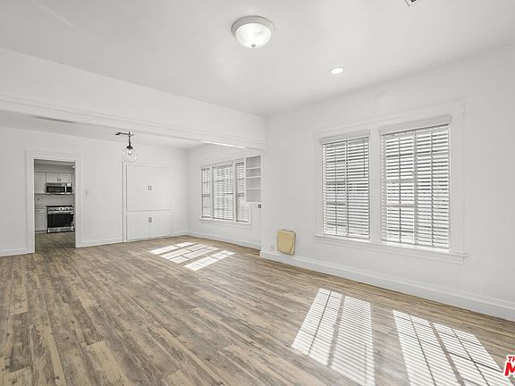 3rd image of 530 Almond Ave