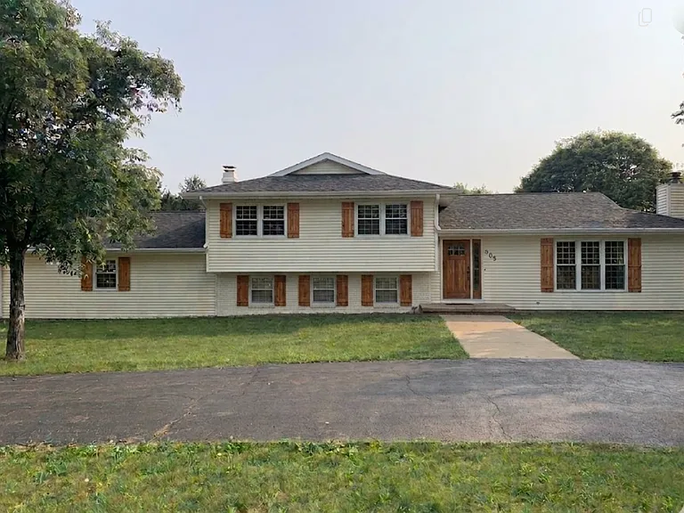 905 N Brookside Ln — Photo 1