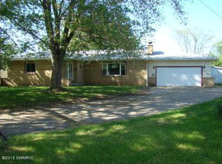128 Harmony Ln, Springfield, MI 49037