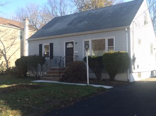 32 Sally St, Bloomingdale, NJ 07403