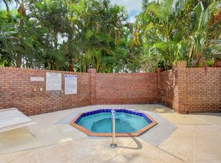 125 Egret Cir, Greenacres, FL 33413