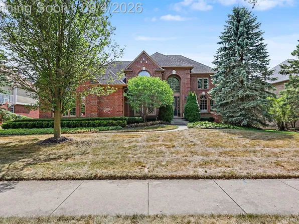 24034 Broadmoor Park Ln, Novi, MI 48374