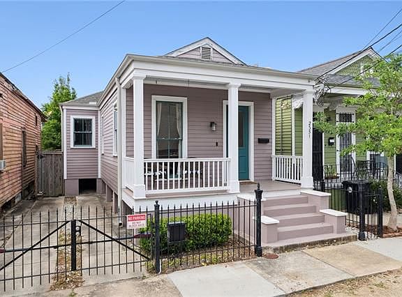2nd image of 2351 Chippewa St