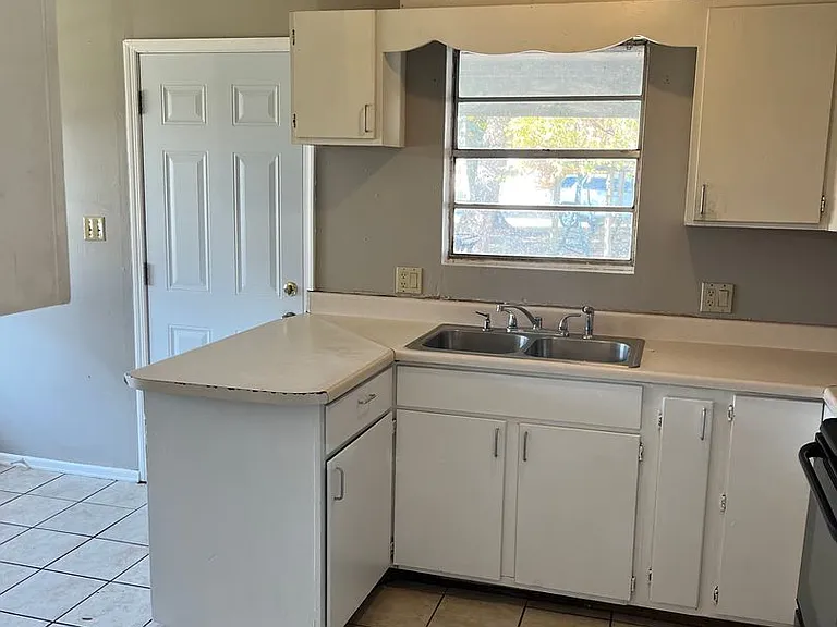6 Homestead Ter — Photo 3