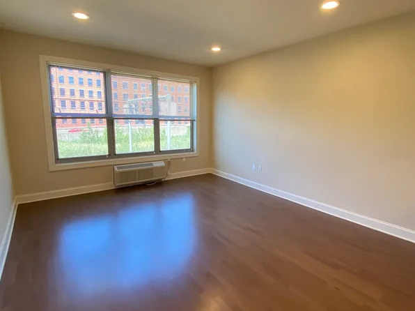 100 Marshall Street image 2 of 9