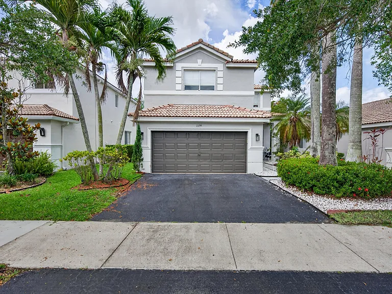 1374 Canary Island Dr — Photo 3
