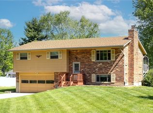 2706 Coldsprings Dr, Dayton, OH 45434
