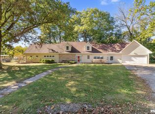 2711 13th St Ct, Moline, IL 61265