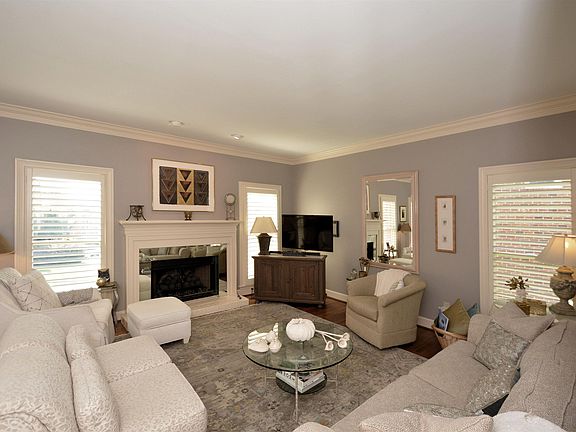 5th image of 503 Meadow Ridge Cir