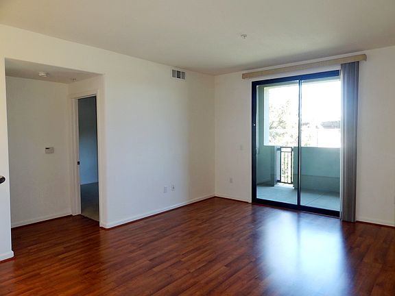 Living area 2_04152016