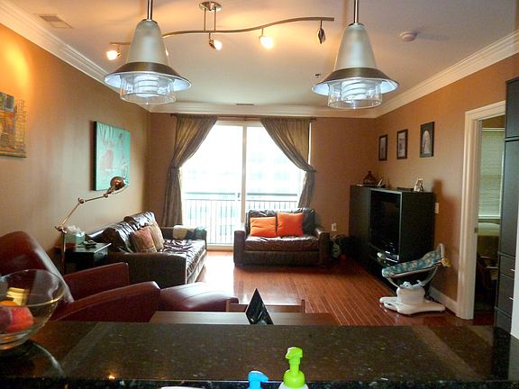 5th image of 38 Maryland Ave Unit 524