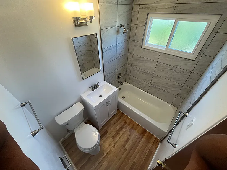 1339 Francisco St #D — Photo 8