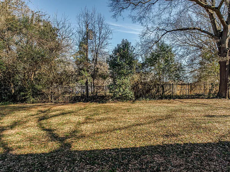 2611 Holton Ave #7 — Photo 30