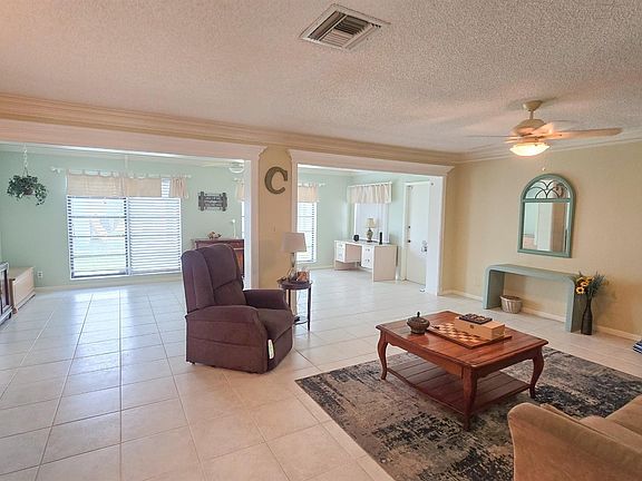 5th image of 1719 SW 19th Avenue