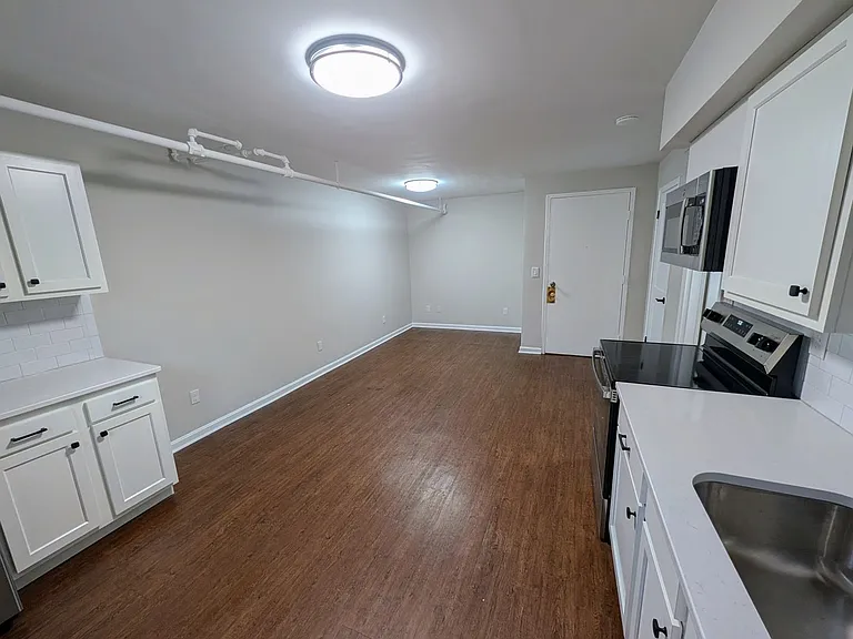 2022 Williams Ave — Photo 2
