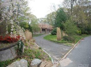 39 Sherwood Gate, Oyster Bay, NY 11771