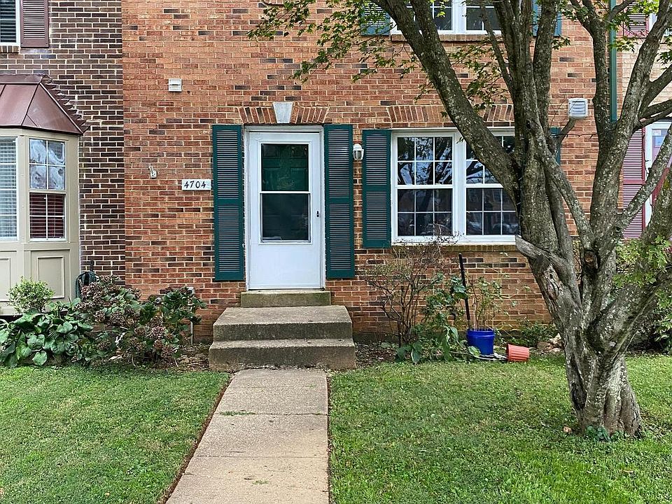 1st image of 4704 S Park Ct