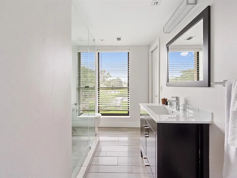 11818 Pebblewood Dr — Photo 8