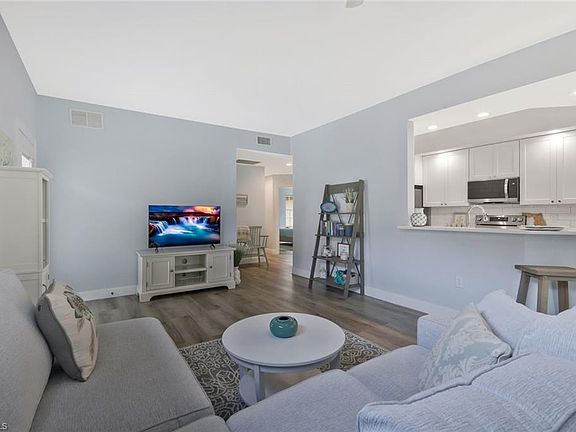 4th image of 5370 Park RD #2
