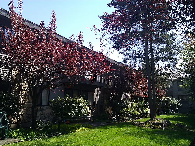 Villa Des Moines Apartments — Photo 3