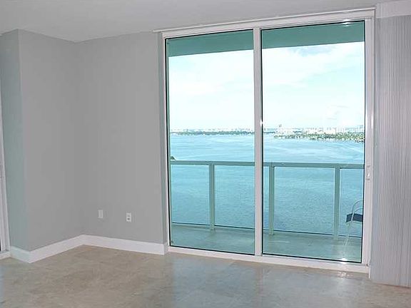 3rd image of 1900 N Bayshore Dr APT 2815