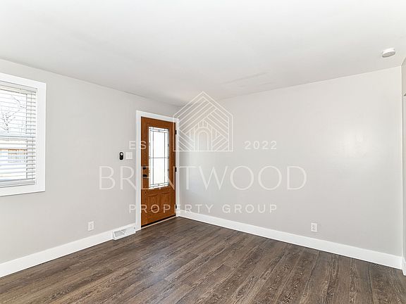 5th image of 2905 Halifax Dr