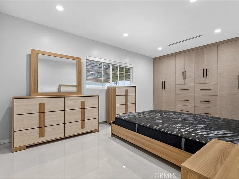10510 Helendale Ave — Photo 38