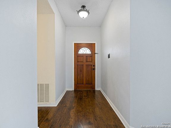 4th image of 9844 FORTUNE RIDGE DR