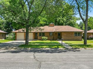 115 Walnut St S, Belle Plaine, MN 56011