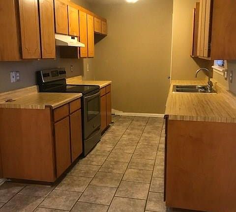 3rd image of 709 Lynch Dr