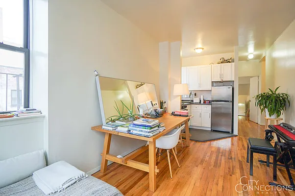 Rented by City Connections Realty | media 14