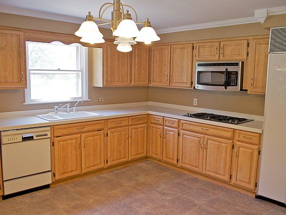 2nd image of 2084 Tulipwood Dr