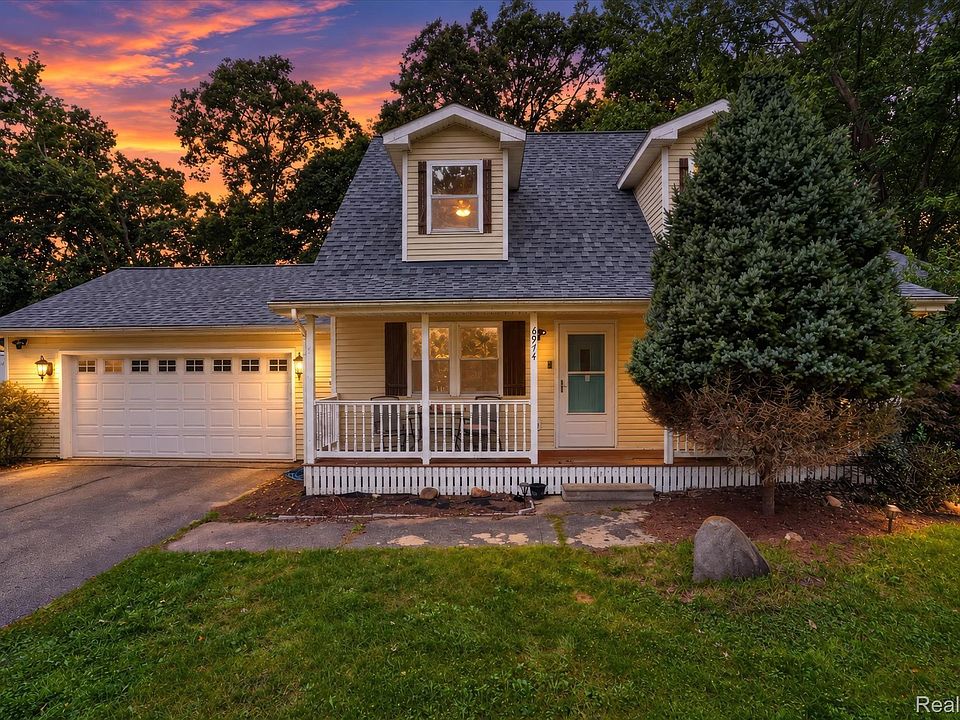 1st image of 6974 Surrey Ln