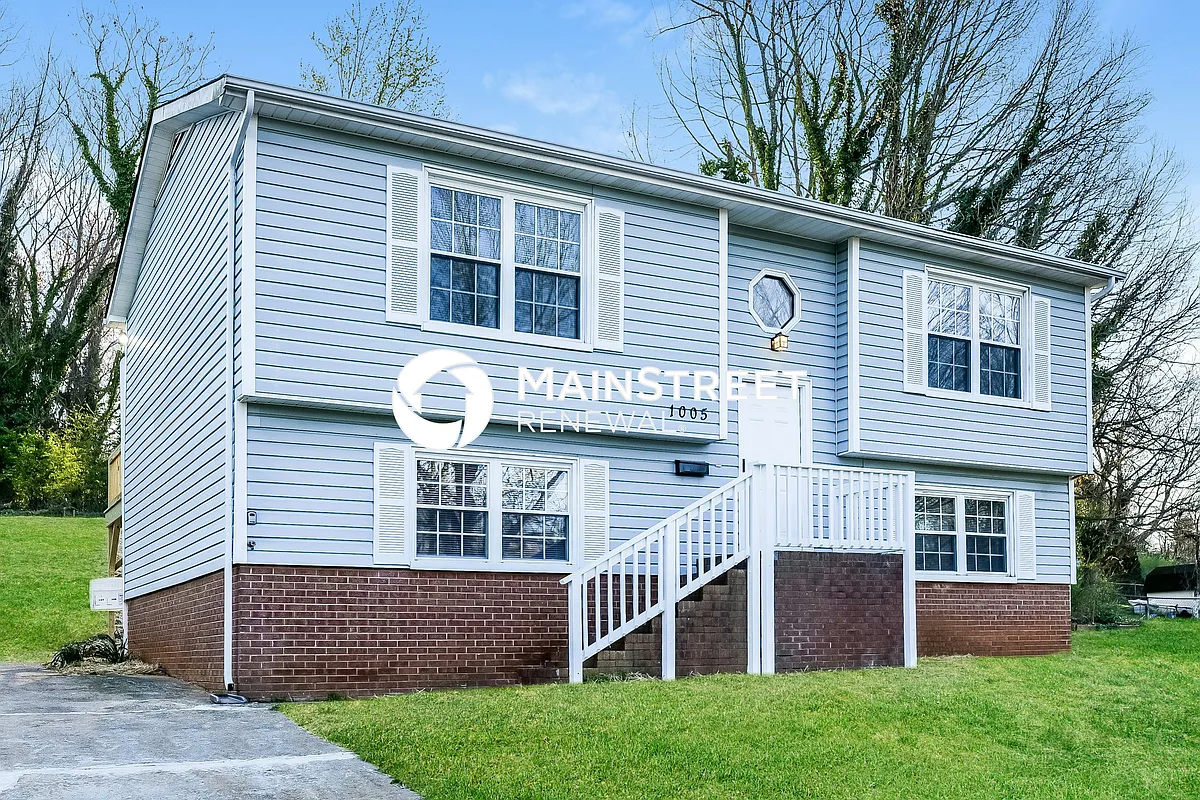 Front View - 1005 N Jackson Ave