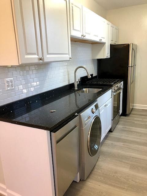 1st image of 3529 N Wilton Ave