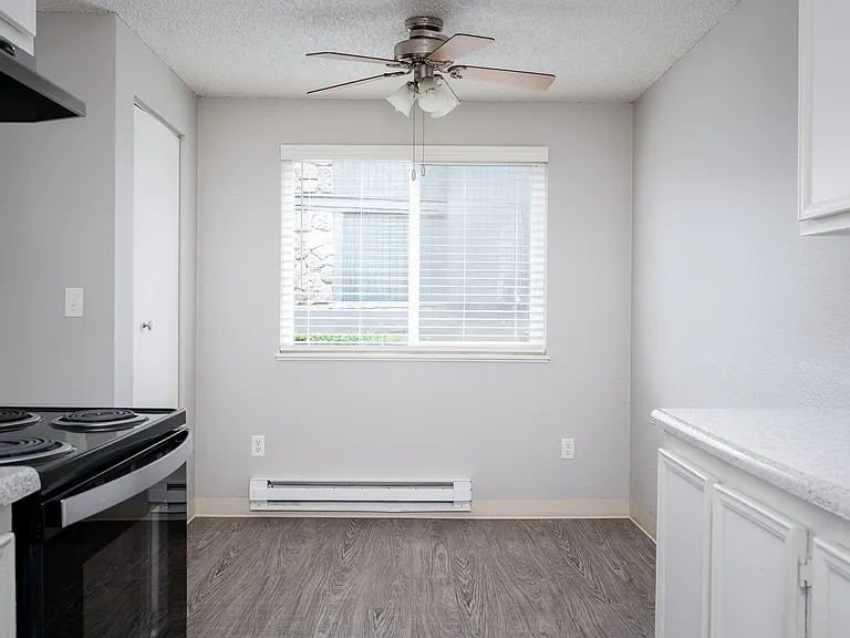 Oak Grove — Photo 17