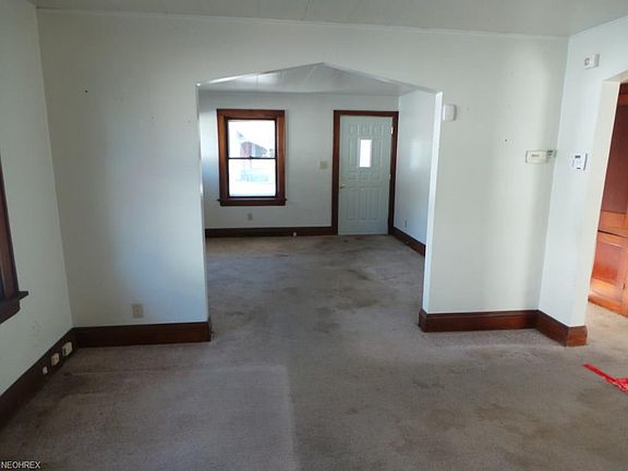 5th image of 834 Bertha Ave