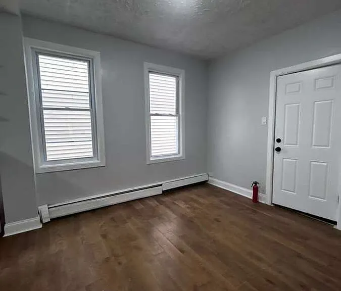 162 Linden St — Photo 9