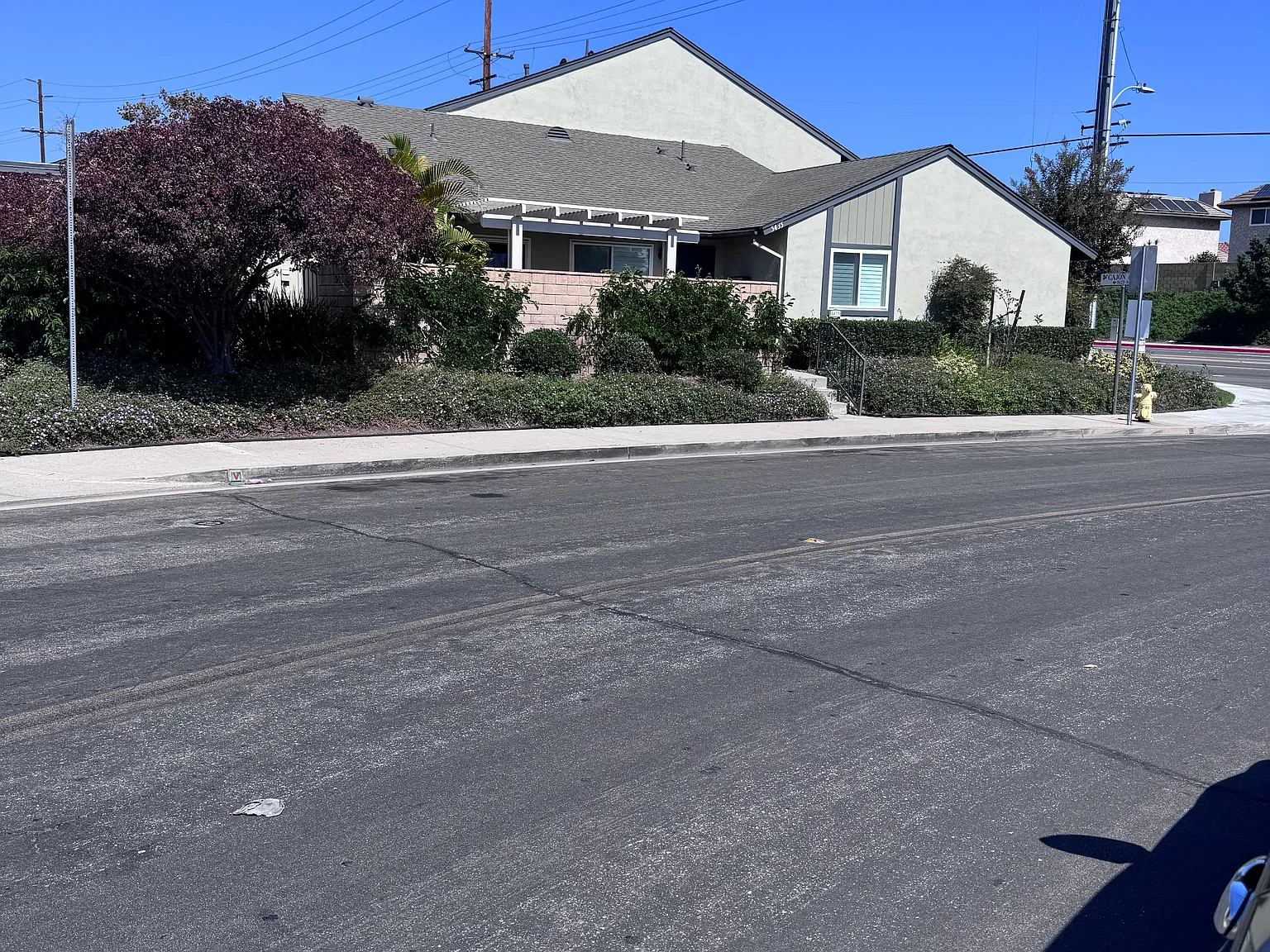 3 bed, 1200 sqft, $3,400 — Photo 1