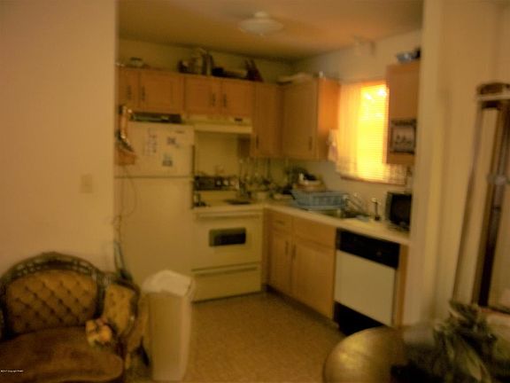 5th image of 2641 Highview Dr
