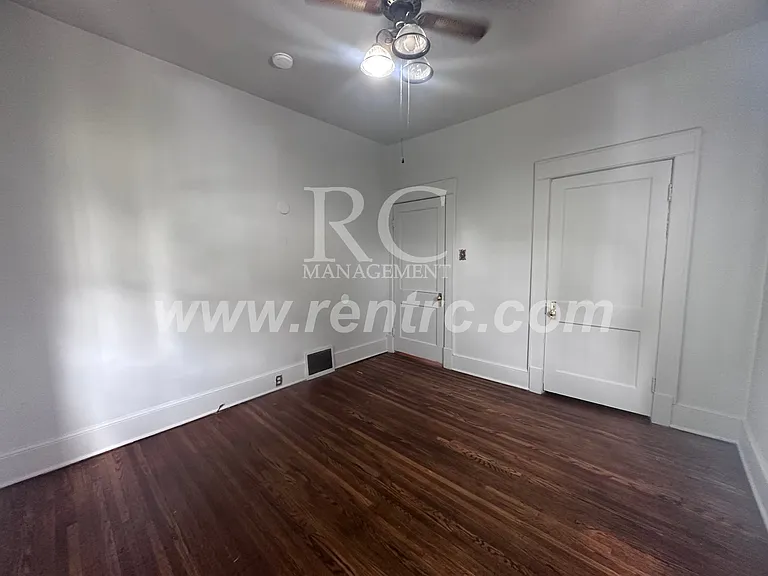 917 E Seminary St — Photo 13
